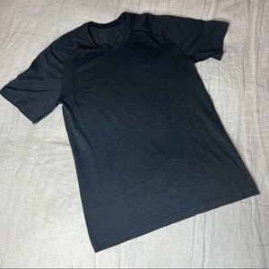 Lululemon men’s T-shirt
